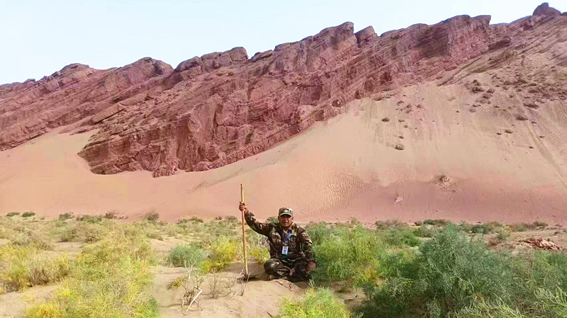 图尔荪&middot;巴克正在巡查路上。