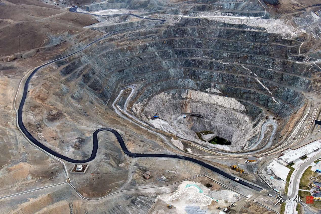 靓变中的富蕴系列报道二可可托海破茧成蝶实现华丽蜕变