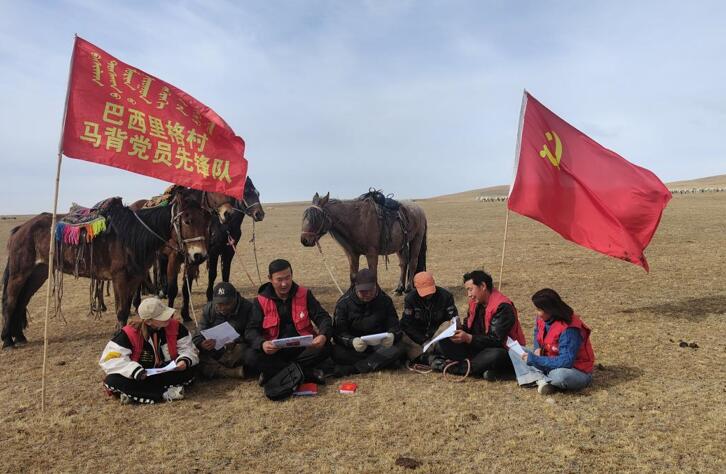 “马背宣讲队”将党的二十大精神传到最后一公里,送到最远一家人