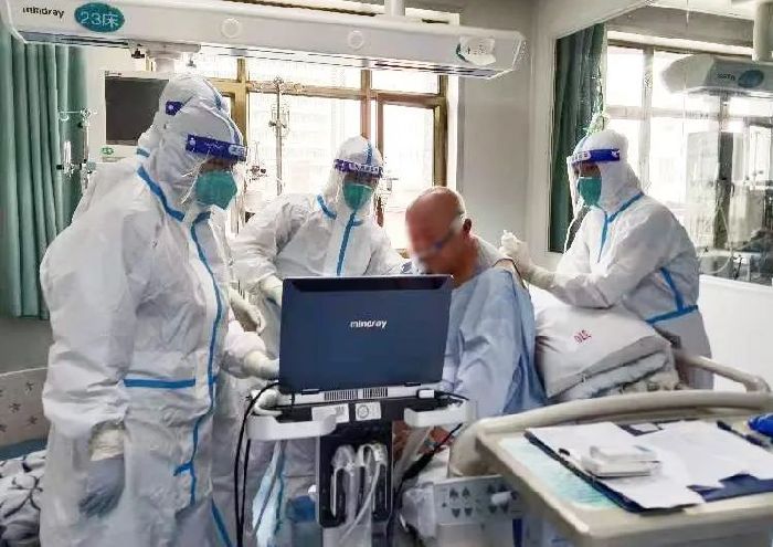 多方会诊，援疆医疗队与自治区人民医院携手救治急危重症患者