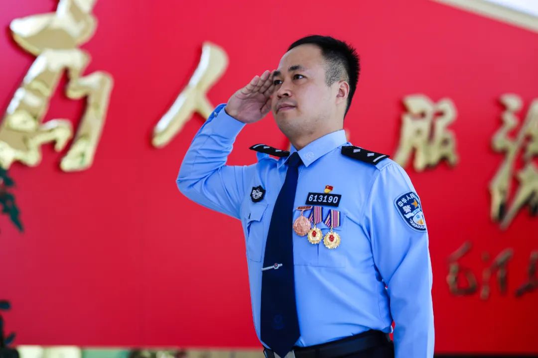 王猛：用大爱诠释人间真情