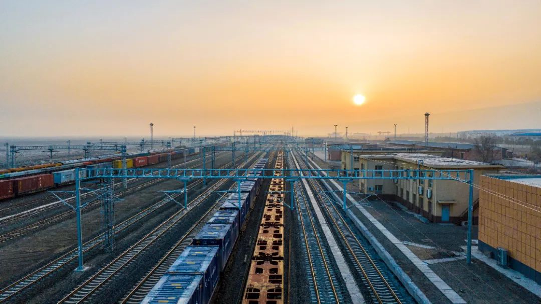 精阿复线贯通!兰新铁路打通双线最后梗阻!