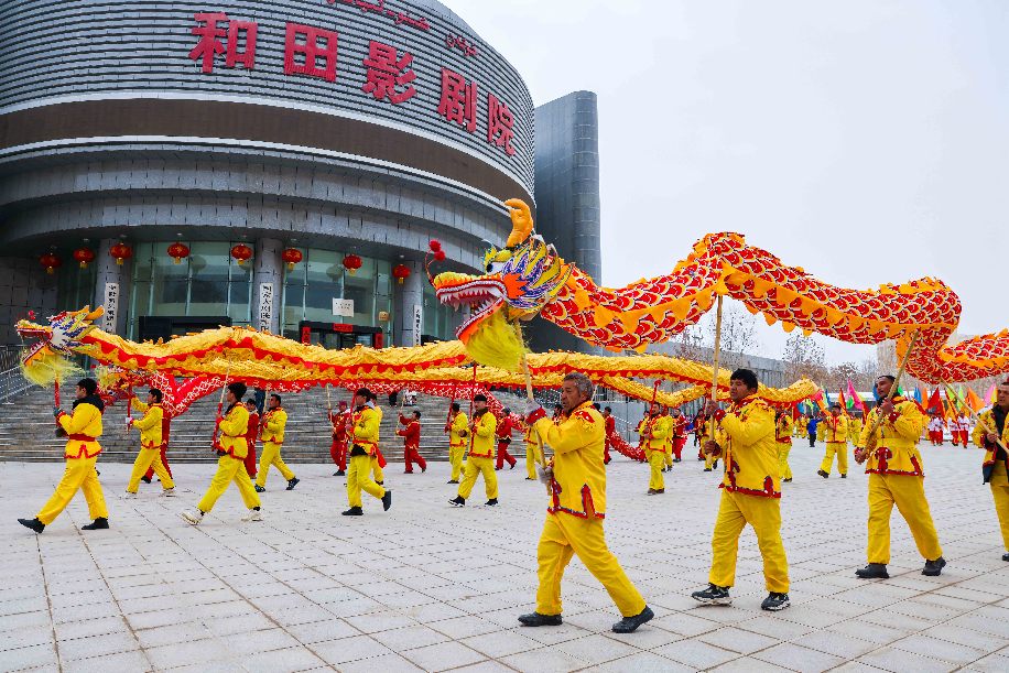 新疆和田社火巡演闹元宵欢天喜地过大年